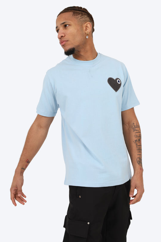 T-SHIRT BRODÉ COEUR NOIR 100% COTON - BLEU CIEL