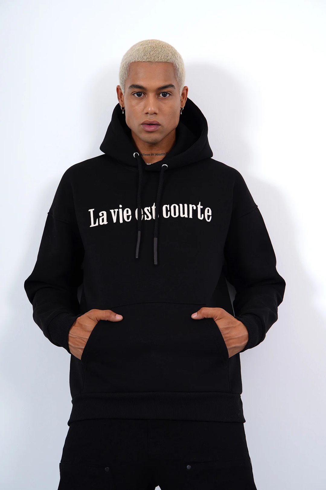 SWEAT LA VIE EST COURTE NOIR