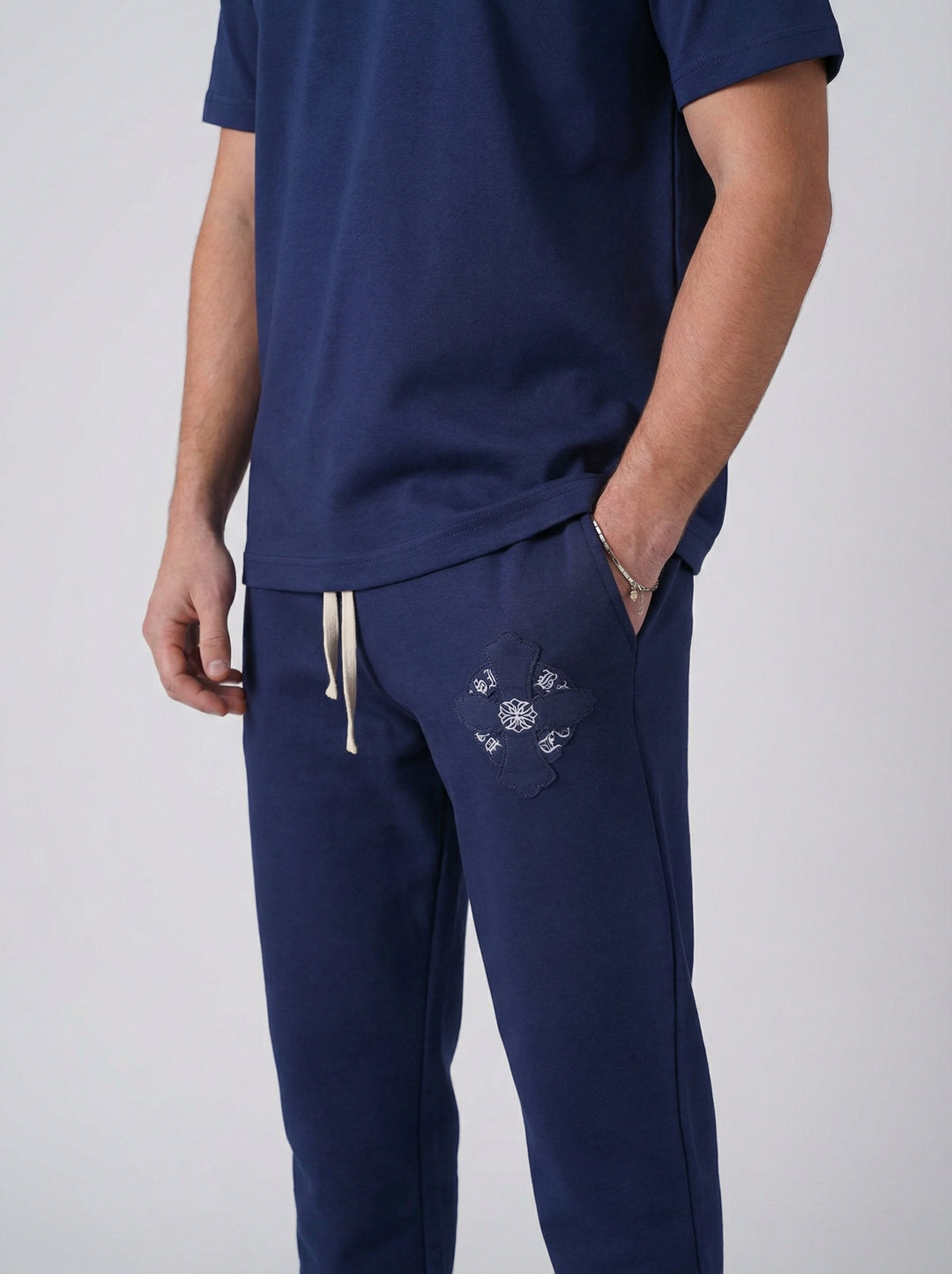 Ensemble Homme Premium T-Shirt et Pantalon avec Logo Brodé - Bleu Marine