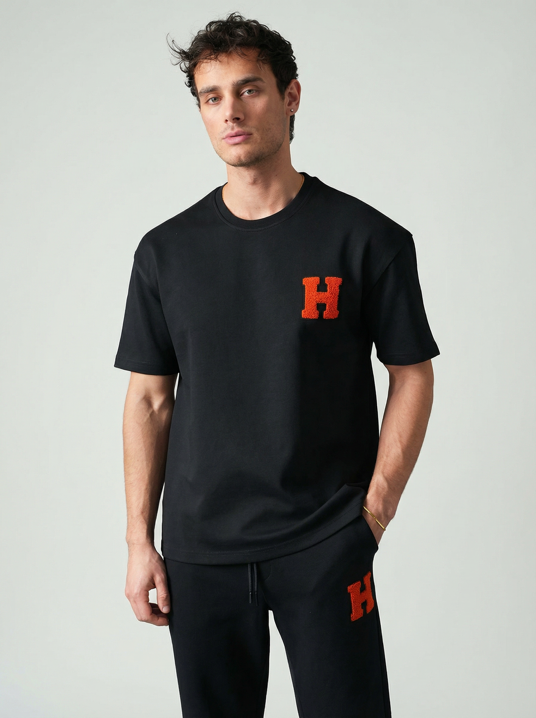 Ensemble Homme Premium T-Shirt et Pantalon H Patch Chenille - Noir